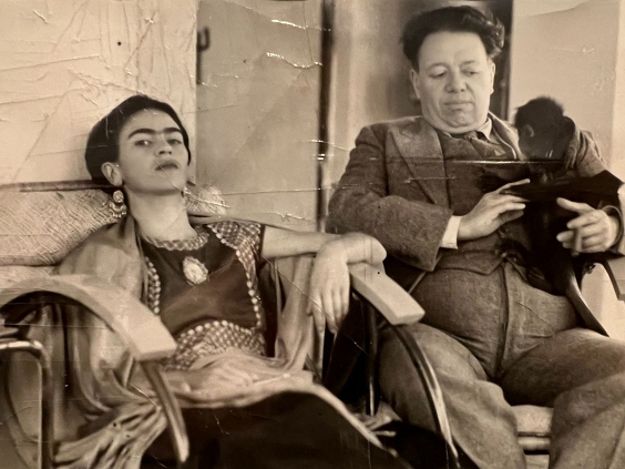 Frida, Diego, and their monkey.